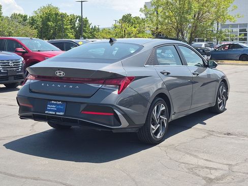 Certified 2025 Hyundai Elantra SEL FWD image 3