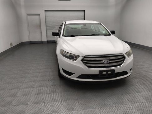 Used 2014 Ford Taurus SE FWD image 14