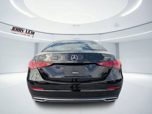 Used 2025 Mercedes-Benz C 300 4MATIC Sedan image 4