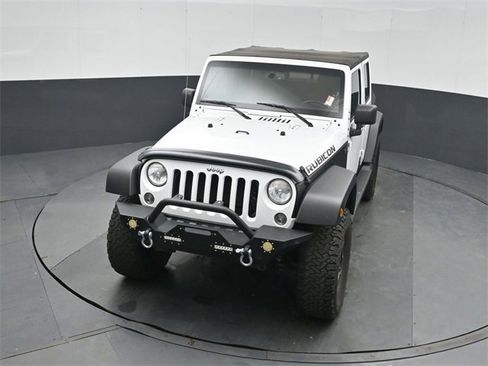 Used 2015 Jeep Wrangler Unlimited Rubicon image 36