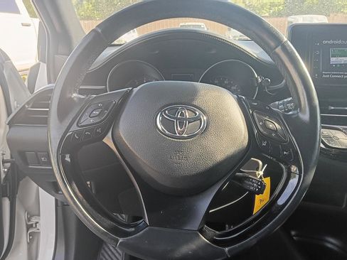 Used 2018 Toyota C-HR XLE FWD image 10
