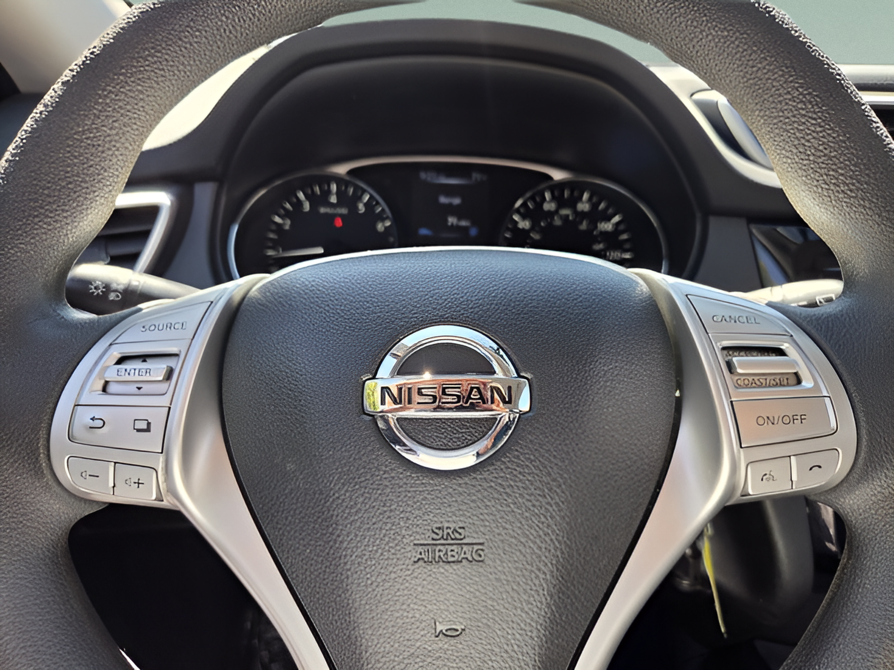 Used 2014 Nissan Rogue S FWD image 19