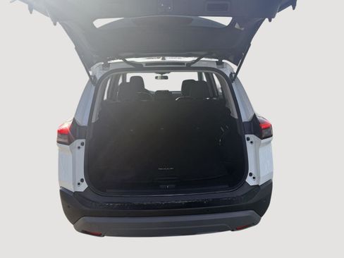 Used 2023 Nissan Rogue S AWD/4WD image 4