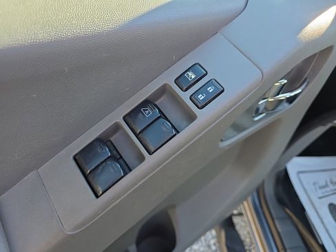 Used 2021 Nissan Frontier SV image 11