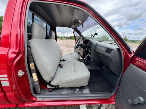 Used 1994 Toyota Pickup 2WD Regular Cab image 14
