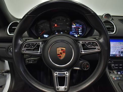 Used 2018 Porsche 718 Boxster GTS image 12