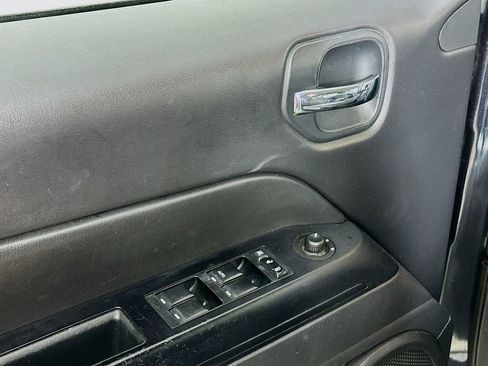 Used 2014 Jeep Patriot Latitude AWD/4WD image 21