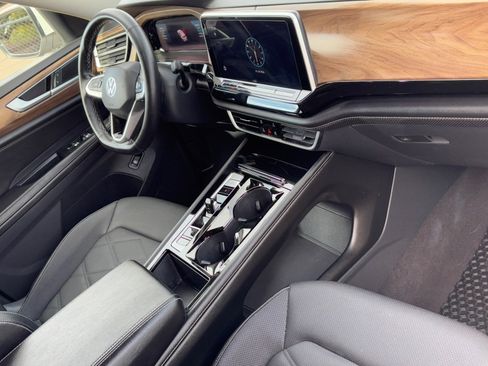 Used 2024 Volkswagen Atlas SE image 9