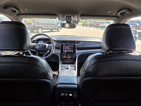 Used 2023 Jeep Grand Cherokee L Laredo image 21