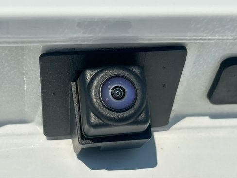 Used 2025 Chevrolet Malibu LT FWD image 7
