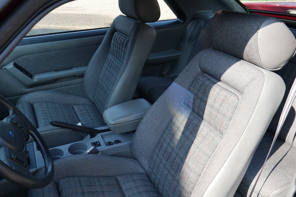 Used 1989 Ford Mustang GT RWD image 17