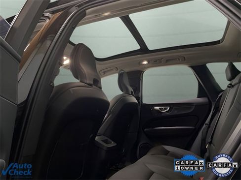 Used 2025 Volvo XC60 B5 Plus image 21