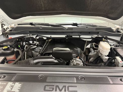 Used 2019 GMC Sierra 2500 SLT w/ Suspension Package, Off-Road AWD/4WD image 33