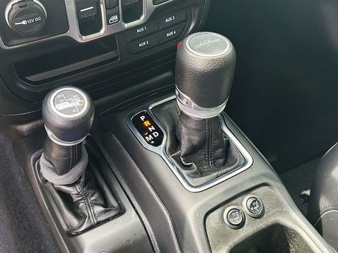 Used 2022 Jeep Gladiator Sport AWD/4WD image 24