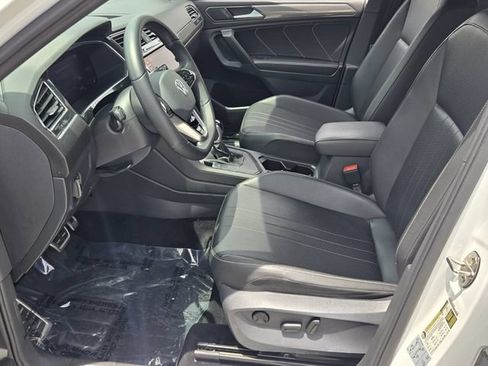 Used 2022 Volkswagen Tiguan SE R-Line FWD image 10