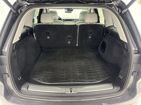 Used 2022 Jeep Grand Cherokee Overland w/ Luxury Tech Group IV image 13