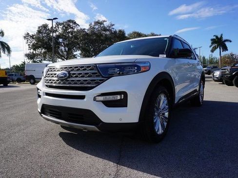 Certified 2022 Ford Explorer Limited w/ Limited Technology Package image 16