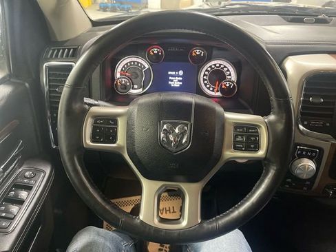 Used 2014 RAM 1500 Laramie w/ Convenience Group AWD/4WD image 14