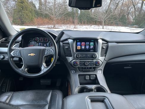 Used 2018 Chevrolet Suburban LT image 20