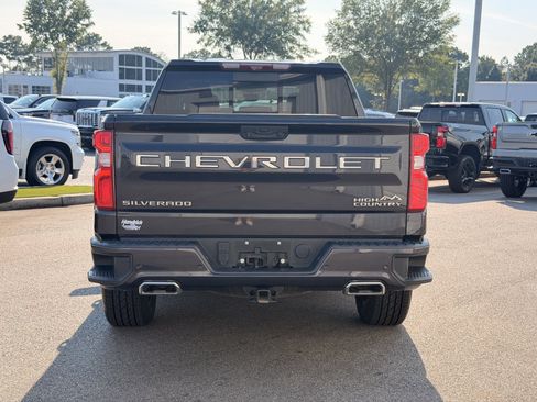 Used 2023 Chevrolet Silverado 1500 High Country w/ Technology Package AWD/4WD image 11