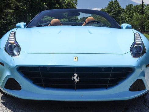 Used 2015 Ferrari California T RWD image 13