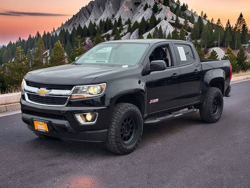 Used 2016 Chevrolet Colorado Z71 w/ Z71 Midnight Edition RWD image 4