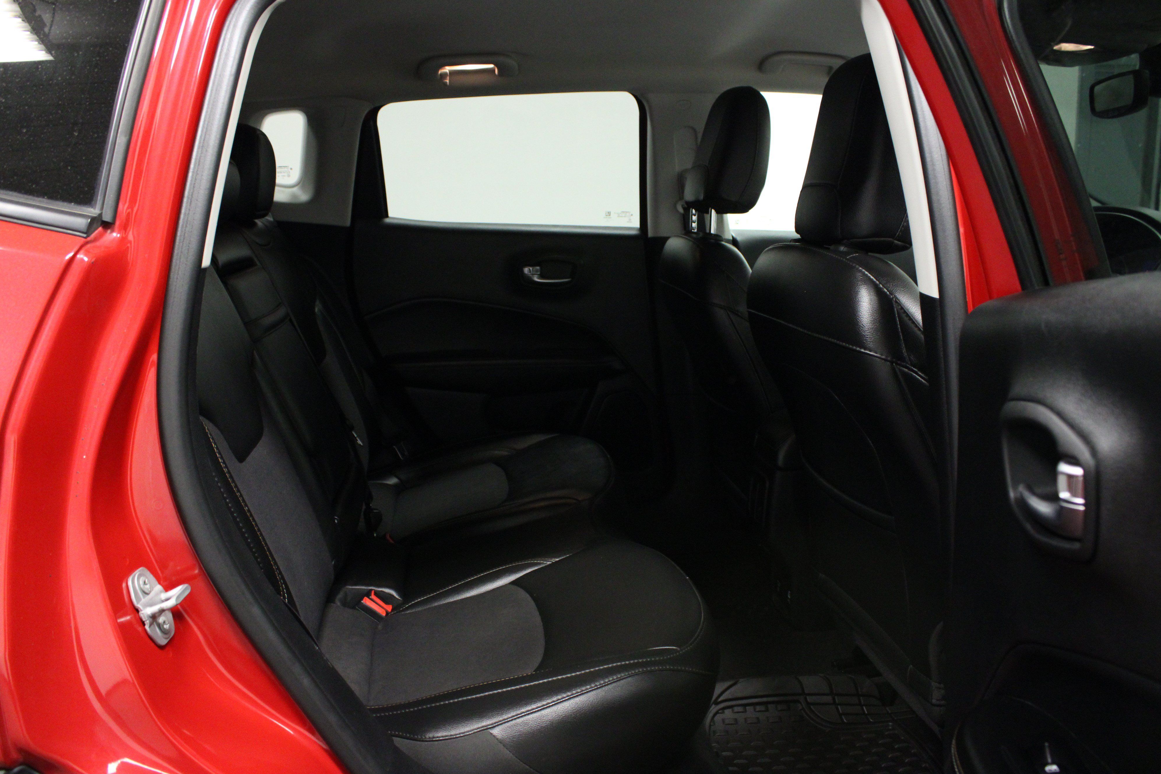 Used 2019 Jeep Compass Latitude w/ Popular Equipment Group AWD/4WD image 15