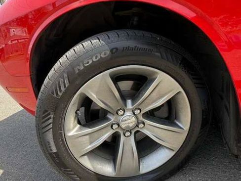 Used 2019 Dodge Challenger SXT RWD image 8