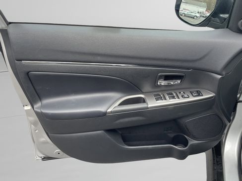 Used 2024 Mitsubishi Outlander Sport SE image 13