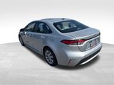 Used 2022 Toyota Corolla LE image 3