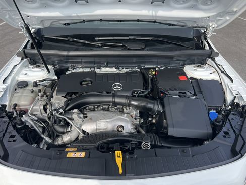 Used 2022 Mercedes-Benz GLB 250 Only 17,000 One Owner Miles - image 26