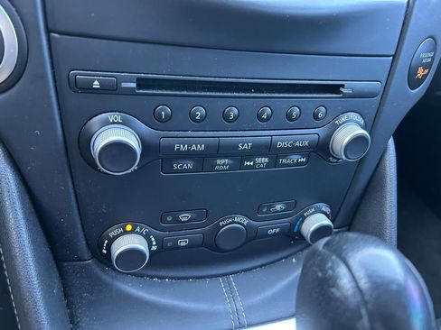 Used 2017 Nissan 370Z Touring image 26