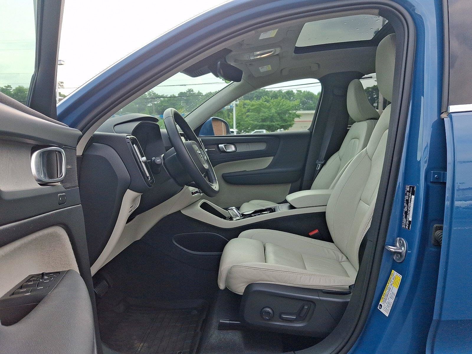 Used 2023 Volvo XC40 B5 Ultimate w/ Protection Package Premier AWD/4WD image 13