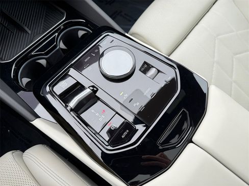 Certified 2025 BMW 530i xDrive 530i xDrive image 26