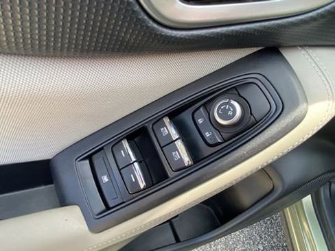 Used 2019 Subaru Forester Premium AWD/4WD image 17