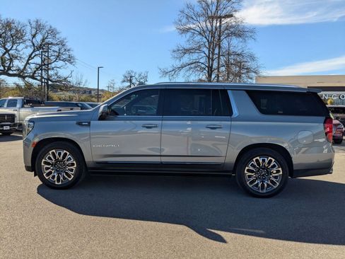 Used 2023 GMC Yukon XL Denali Ultimate image 6