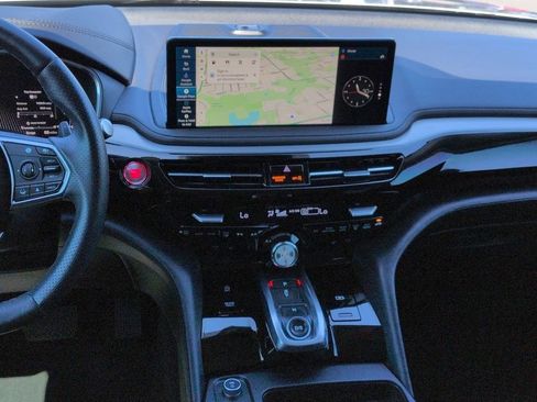 Used 2025 Acura MDX SH-AWD w/ Technology Package image 18
