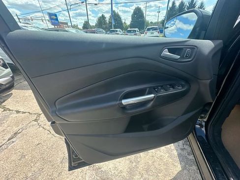 Used 2019 Ford Escape SE FWD image 25