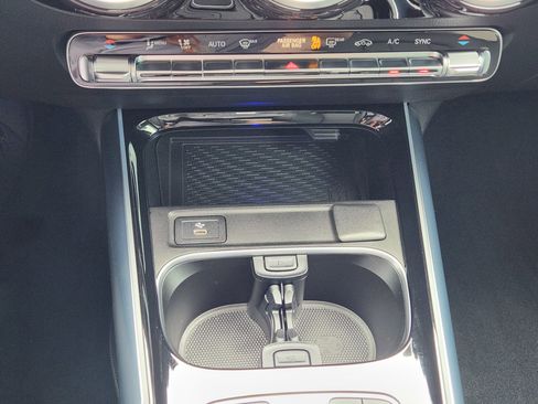 Used 2025 Mercedes-Benz C 300 Sedan image 31