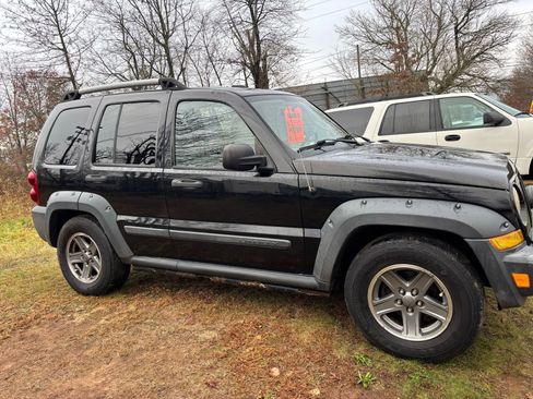 Used 2005 Jeep Liberty Renegade image 25