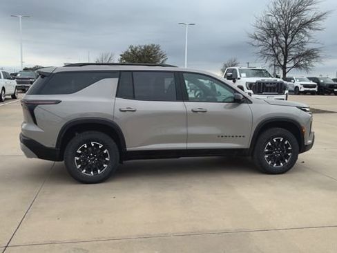 New 2026 Chevrolet Traverse Z71 w/ Enhanced Driving Package image 2