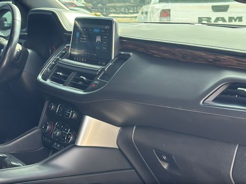 Used 2021 Chevrolet Suburban Z71 image 29