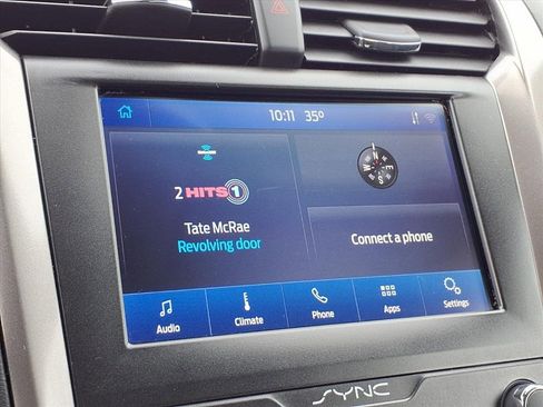 Used 2020 Ford Fusion SE image 11