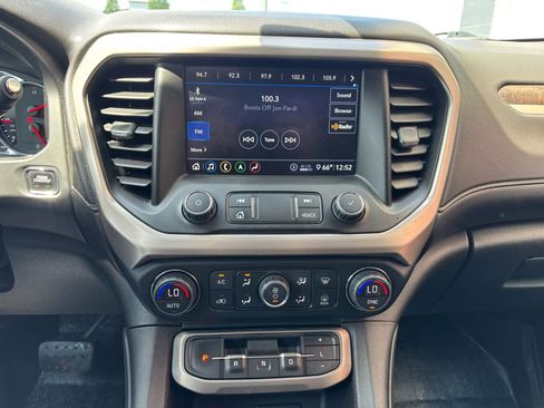 Used 2020 GMC Acadia Denali w/ Denali Ultimate Package image 26