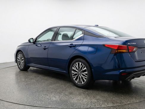 Used 2025 Nissan Altima 2.5 SV image 6