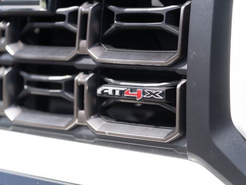 Used 2024 GMC Canyon AT4X AWD/4WD image 39