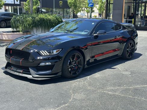 Used 2018 Ford Mustang Shelby GT350R w/ GT350R Equipment Group 920A RWD image 3