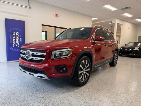 Used 2020 Mercedes-Benz GLB 250 image 4