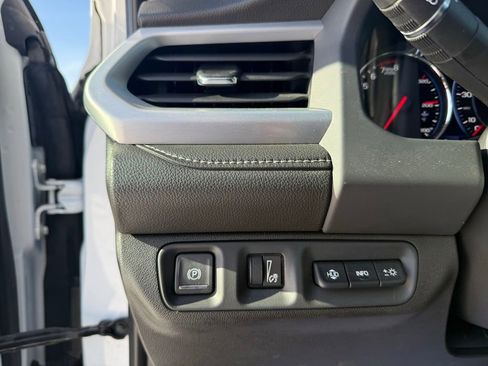 Used 2023 GMC Acadia SLT w/ Technology Package image 21