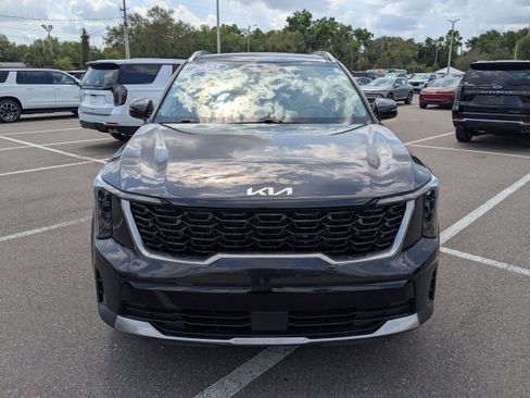 Used 2025 Kia Sorento EX w/ Panoramic Sunroof Package image 2